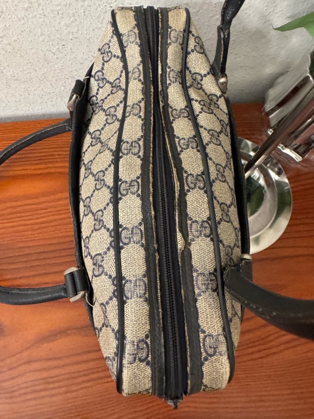 Gucci Beige Monogram Shoulder Bag with Navy and Red Web Stripe - Picture 5 of 11